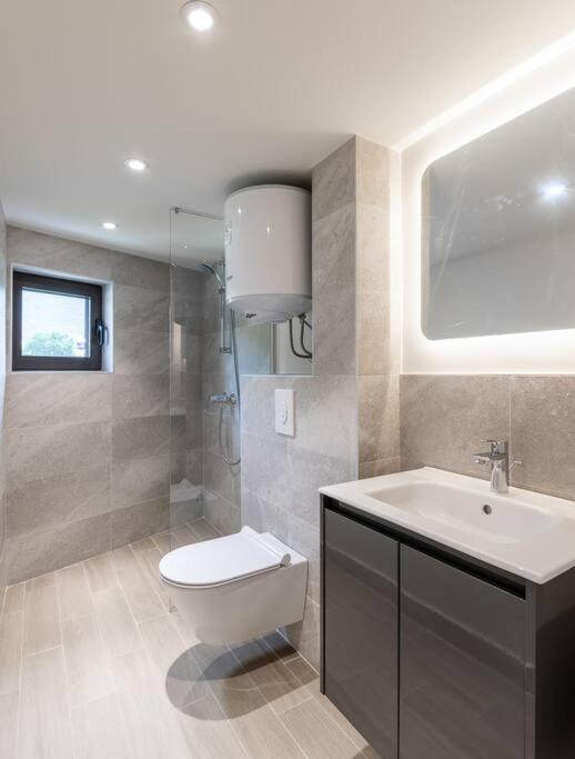 Mini Condos 13 D1 - Modern Studio With Mezzanine Тиват Экстерьер фото